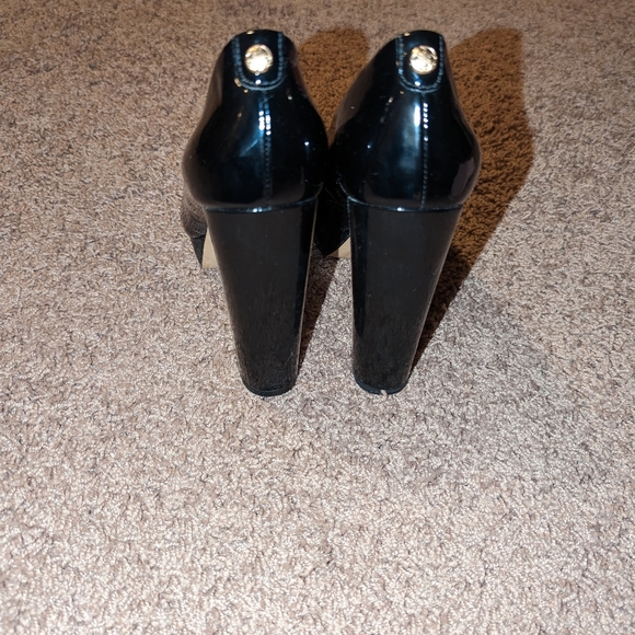 Guess Black High Heels Size 7 - Picture 2 of 4
